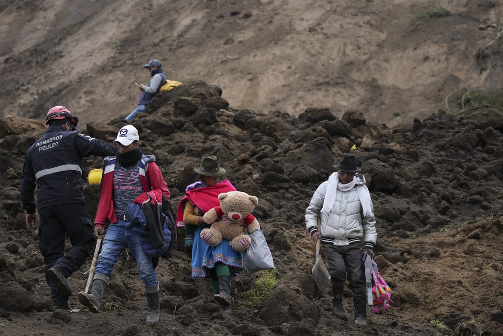 Ισημερινός: 17 νεκροί, 72 αγνοούμενοι από την κατολίσθηση (Photos)