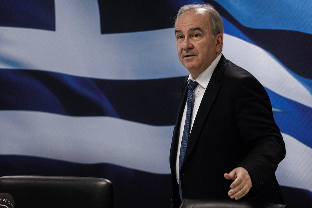 Συνεχίζεται το «ξέπλυμα» Παπαθανάση από την κυβέρνηση Μητσοτάκη