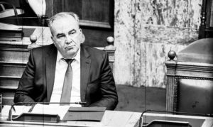 Πάτσηδες και Παπαθανάσηδες…