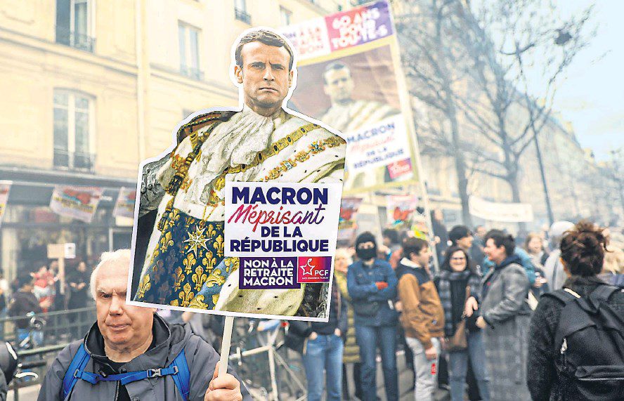 Γαλλία: Ο Μακρόν απέναντι στην κοινωνία