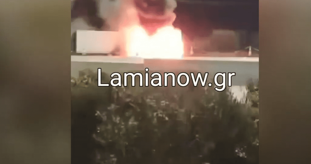 Στις φλόγες τυλίχθηκε νταλίκα στην Εθνική Οδό Αθηνών – Λαμίας