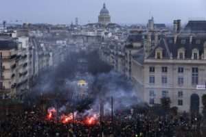 Γαλλία: Νέο απεργιακό «κύμα» για το συνταξιοδοτικό &#8211; Ξανά στους δρόμους οι πολίτες
