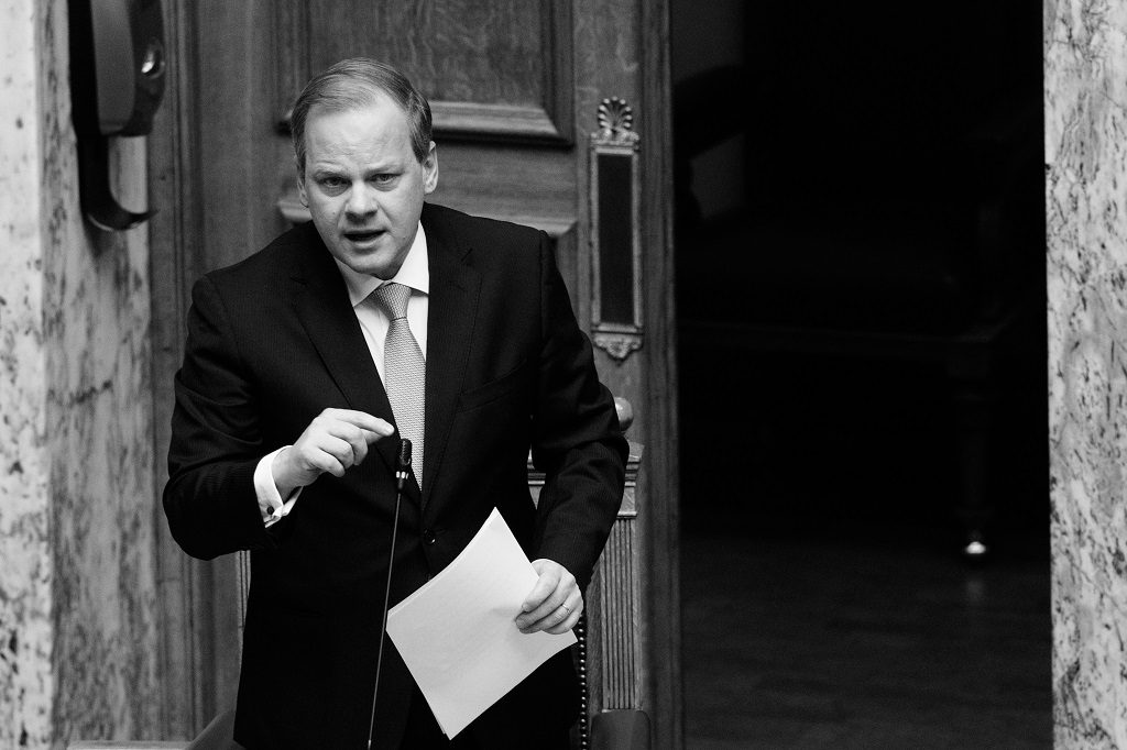 Τέμπη: Στη Βουλή η δικογραφία για Καραμανλή – Με «συνταγή» Τριαντόπουλου η ΝΔ