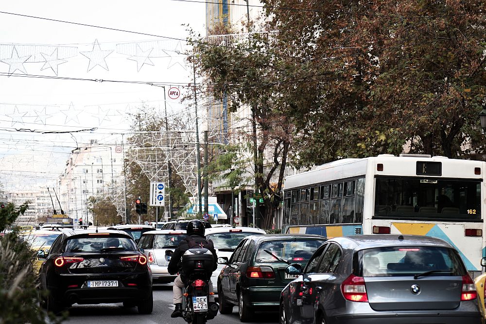 Στο «κόκκινο» ο Κηφισός λόγω τροχαίου – Η κίνηση στους δρόμους