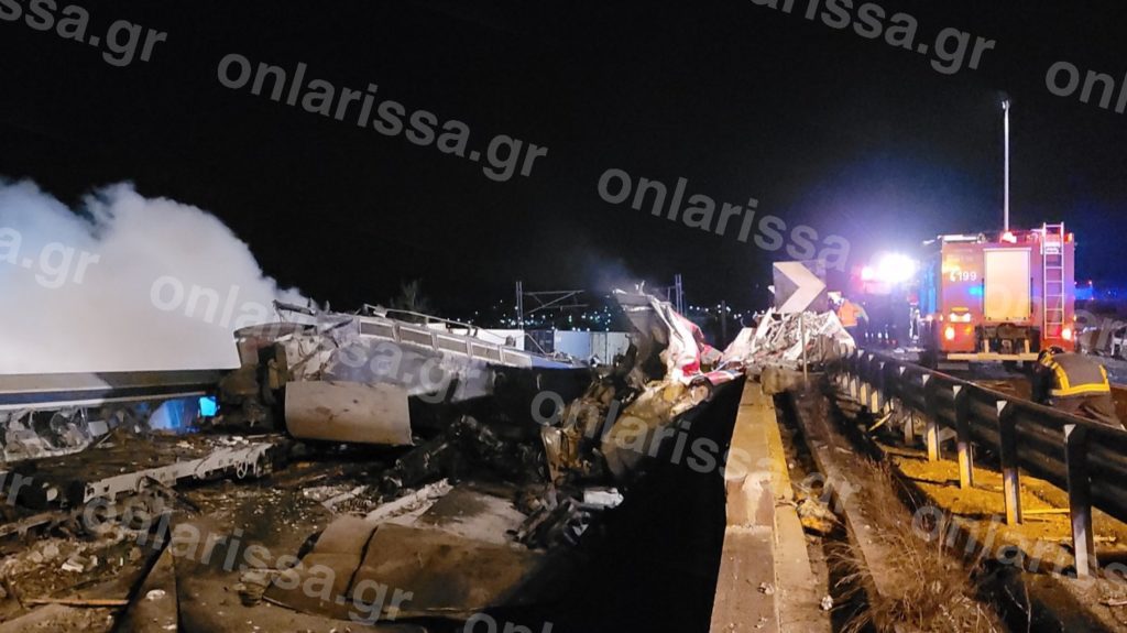 Σύγκρουση τρένων στα Τέμπη: Έκτακτη ενημέρωση από την Πυροσβεστική