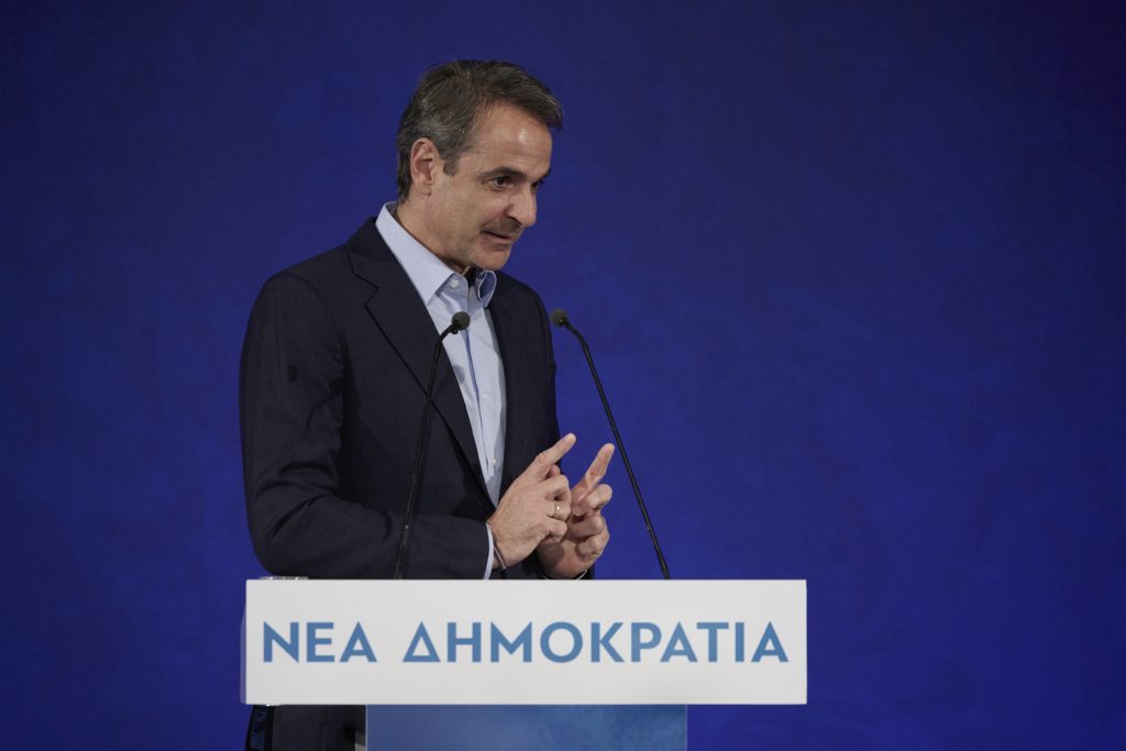 Διεθνής Αμνηστία: Έκθεση – ράπισμα στην κυβέρνηση Μητσοτάκη για υποκλοπές, καταστολή, επαναπροωθήσεις