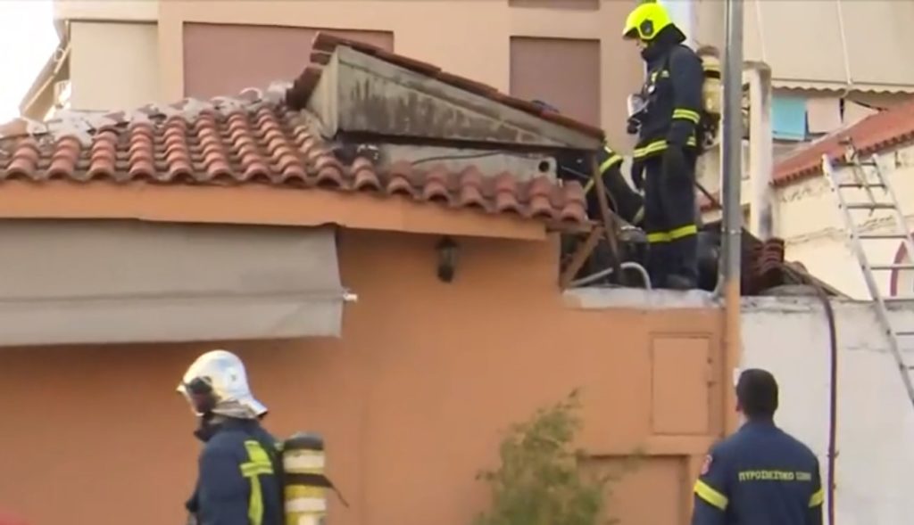 Φωτιά σε ψητοπωλείο στη Νίκαια (Video)