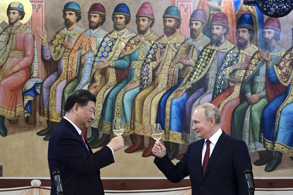 Πούτιν: Η Ρωσία δε σχηματίζει στρατιωτική συμμαχία με την Κίνα