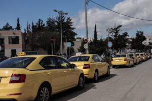 Χωρίς ταξί η Αθήνα &#8211; Συγκέντρωση και πορεία των οδηγών στο υπουργείο Μεταφορών