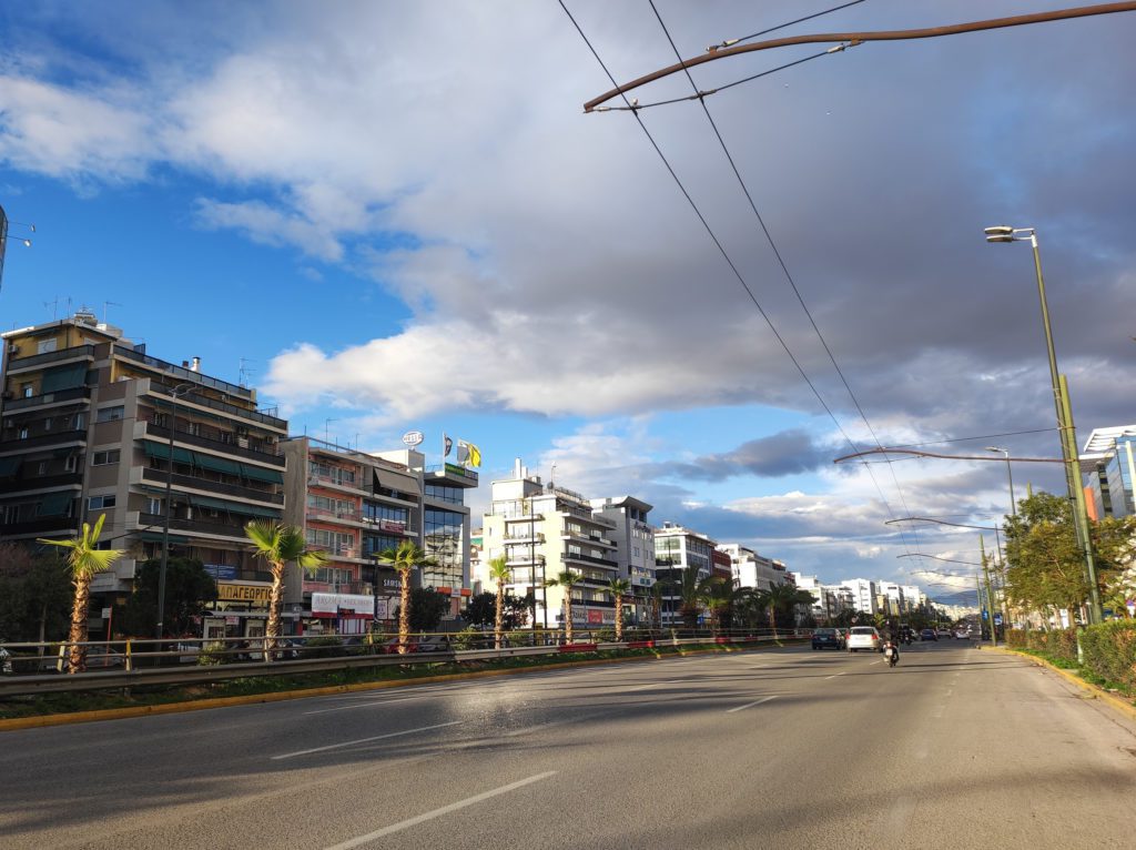 Καιρός: Νεφώσεις και υψηλές θερμοκρασίες – Στους 20 βαθμούς θα φτάσει ο υδράργυρος