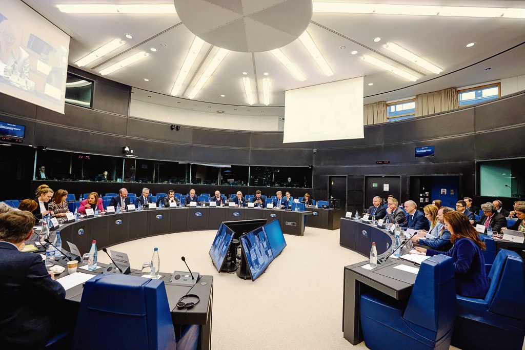 Εξάγουμε το αγλάισμα των «αρίστων» στο Ευρωκοινοβούλιο