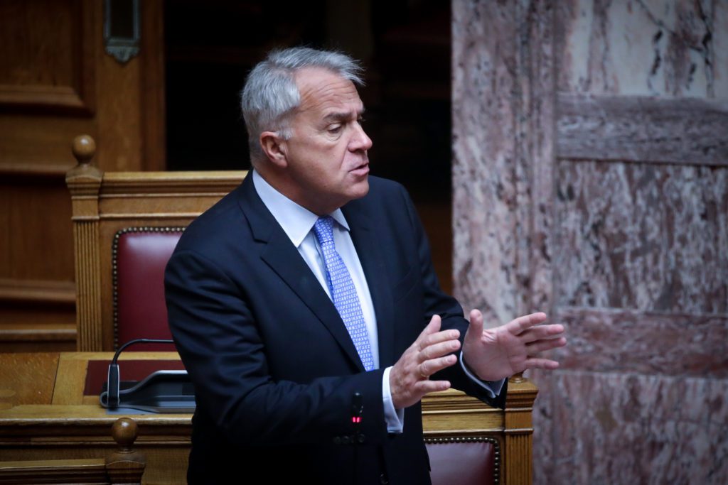 Βουλή: Τη μπάλα στην εξέδρα πέταξε ο Βορίδης για τη νέα τροπολογία κατά του μορφώματος Κασιδιάρη