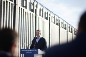 Τον Ιανουάριο ο Μητσοτάκης είχε λύσει το μεταναστευτικό&#8230; τον Μάρτιο προωθεί την επέκταση του φράκτη στον Έβρο (Βίντεο)