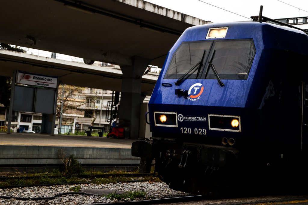 Τρένα: Χωρίς ρεύμα για μισή ώρα το Intercity – Τι κατήγγειλε επιβάτης (Video)