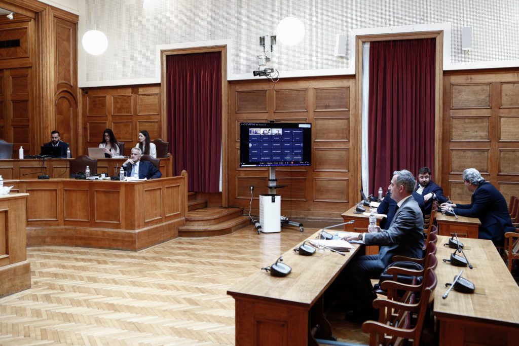 Ανέμελες στιγμές Βορίδη – Αυγερινοπούλου στη Βουλή (Photo)