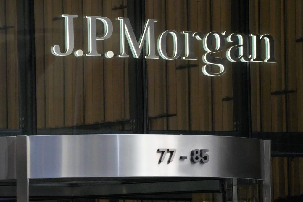 Reuters: Οι ΗΠΑ κάνουν τα στραβά μάτια στην JPMorgan για πληρωμές μέσω της Ρωσικής Αγροτικής Τράπεζας