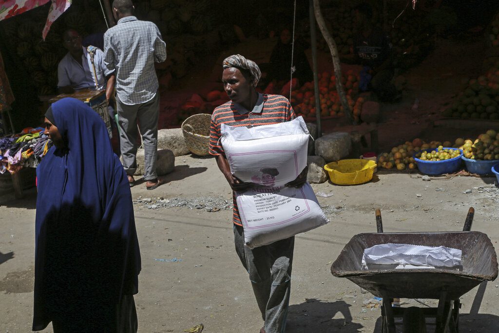 Σουδάν: Διακόπηκε το επισιτιστικό πρόγραμμα του ΟΗΕ λόγω των συγκρούσεων