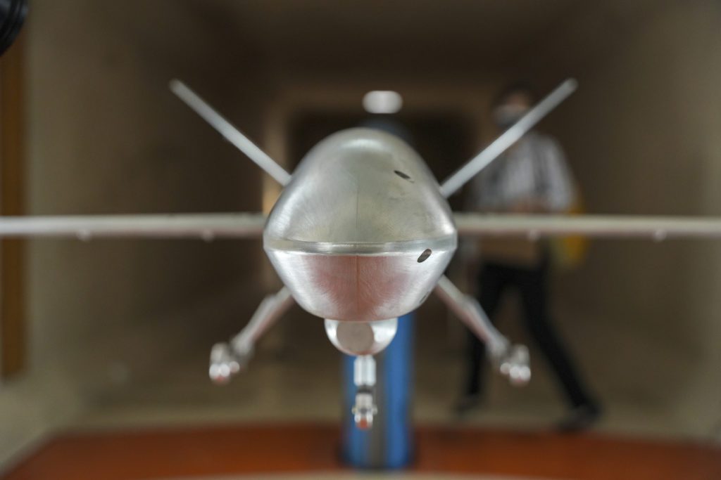 Washington Post: Η Κίνα κατασκευάζει υπερηχητικά κατασκοπευτικά drones και αλλάζει τις ισορροπίες