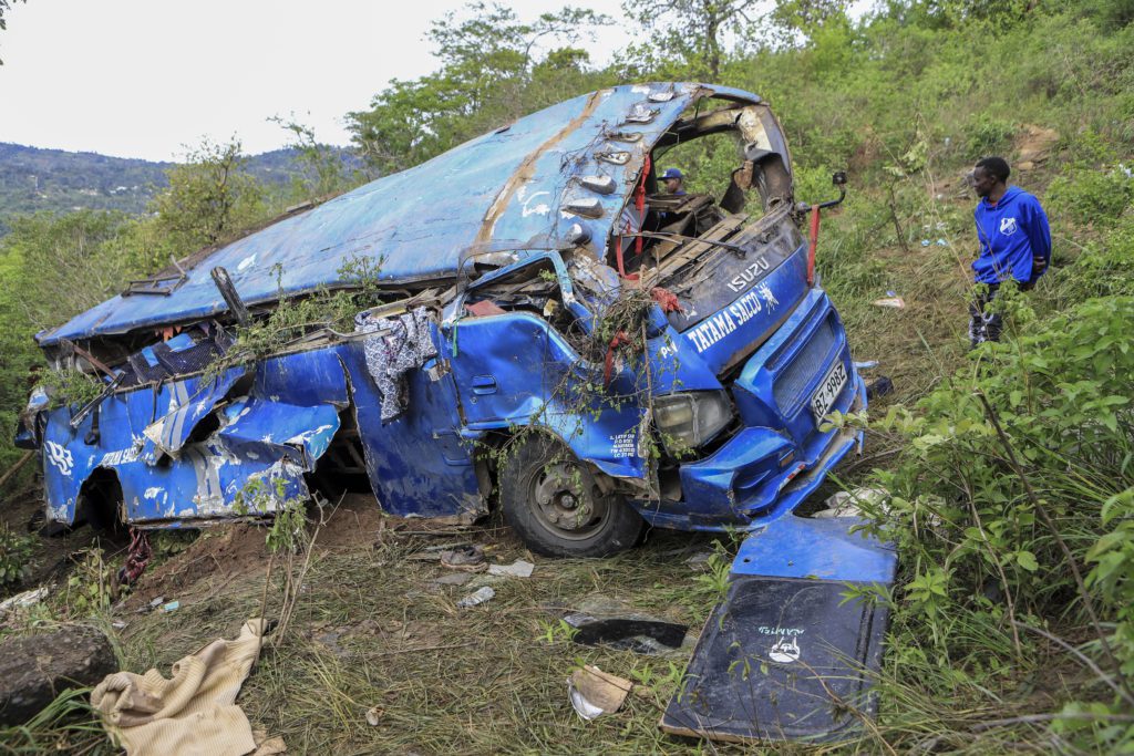 Τραγωδία στην Κένυα: Νεκροί έξι μαθητές από τη σύγκρουση φορτηγού με λεωφορείο