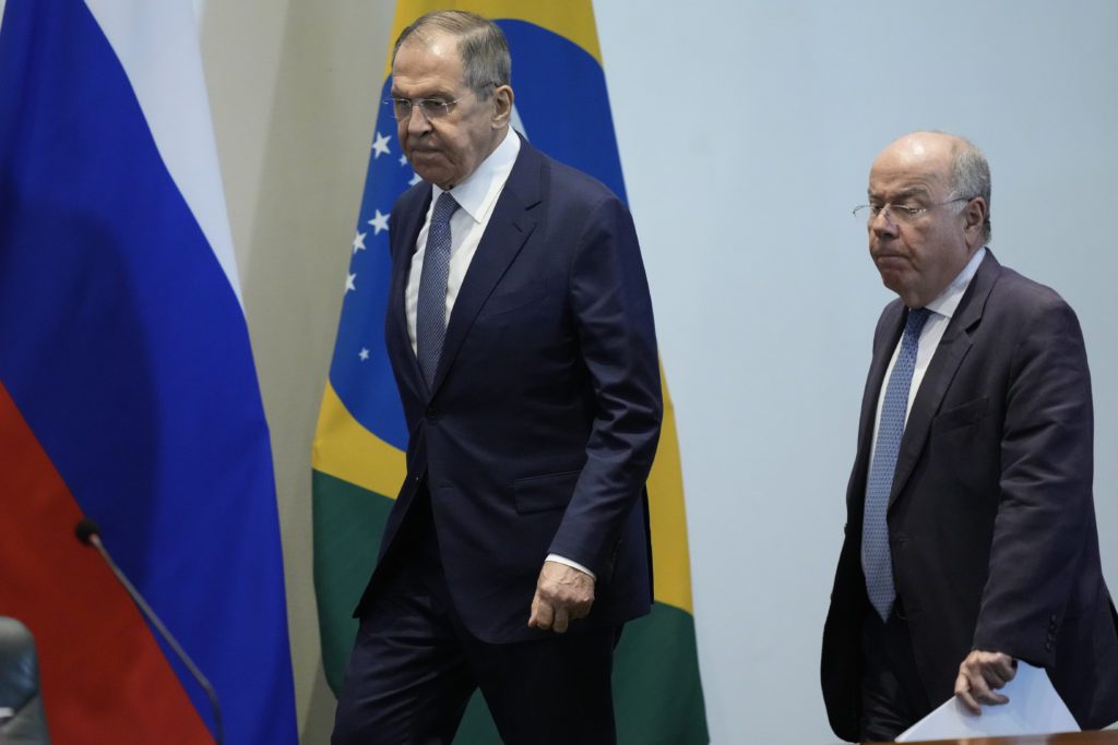 Λαβρόφ: Η Ρωσία θέλει να τελειώσει ο πόλεμος στην Ουκρανία το συντομότερο δυνατόν