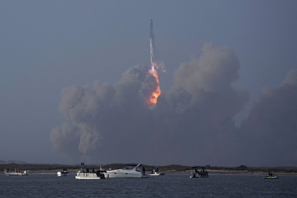 Εξερράγη λίγο μετά την εκτόξευση ο τεράστιος πύραυλος Starship του Έλον Μάσκ (Photos-Video)