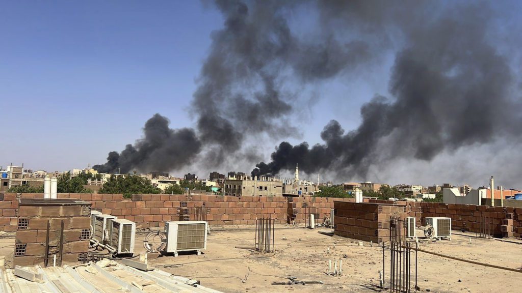 Σουδάν: Αδύνατη η παράδοση ανθρωπιστικής βοήθειας – Συνεχίζονται οι συγκρούσεις