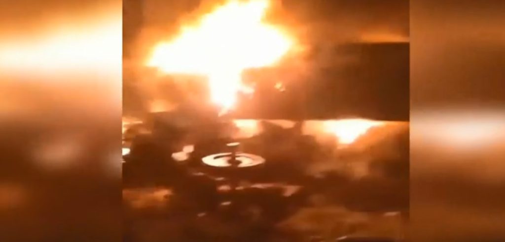 Τραγωδία στα Τέμπη: Βίντεο ντοκουμέντο από την επιχείρηση απεγκλωβισμού των επιβατών λίγο μετά τη μοιραία σύγκρουση (Video)
