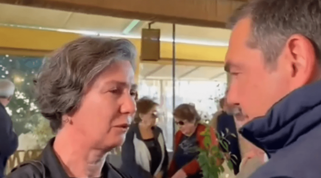 Η συγκινητική συνάντηση του Αλέξη Τσίπρα με τους γονείς του Ζακ (Video)