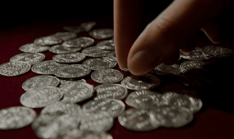 Δανία: Ανακαλύφθηκαν σπάνια νομίσματα από την εποχή των Βίκινγκ
