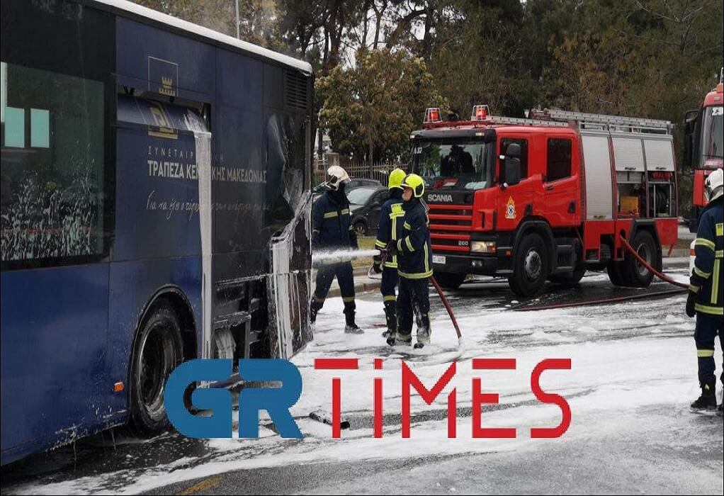 Θεσσαλονίκη: Φωτιά σε αστικό λεωφορείο – Κάηκε ολοσχερώς (Video)