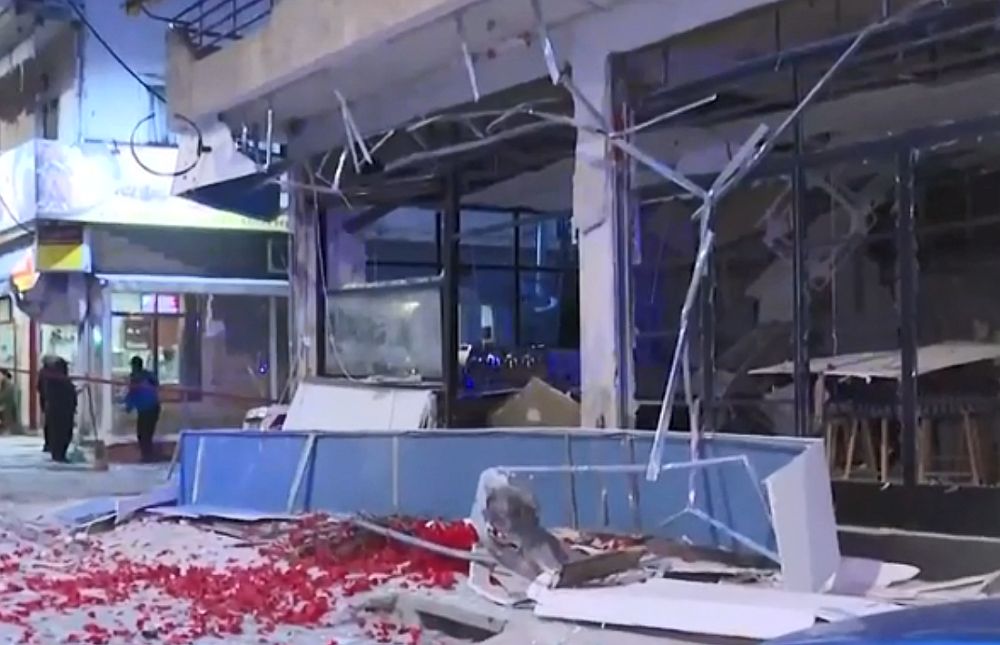 Νέο Ηράκλειο: Ισχυρή έκρηξη σε καφετέρια – Πολύ μεγάλες ζημιές (Video)