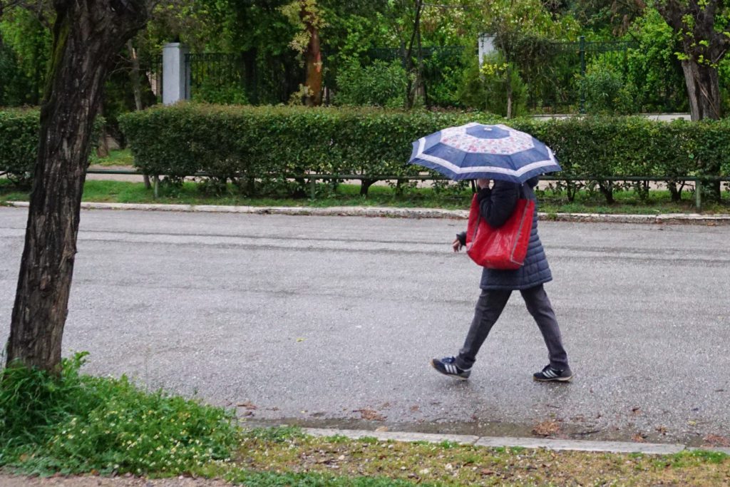 Άστατος ο καιρός τη Δευτέρα – Πού θα σημειωθούν βροχές και καταιγίδες