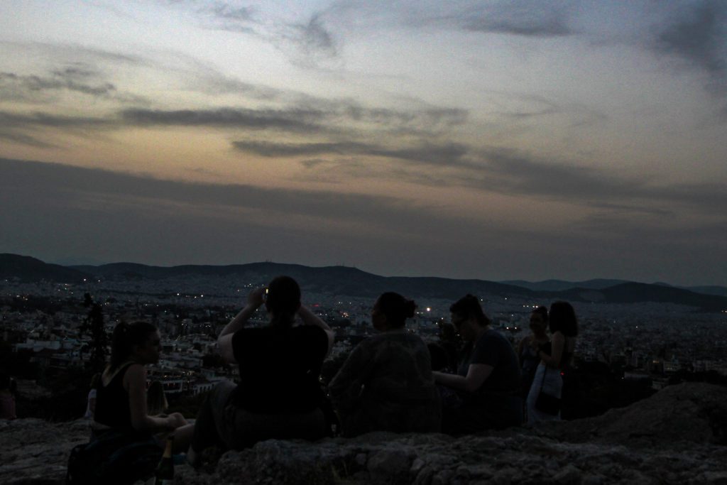 «Τον νου σας, ρεμάλια»