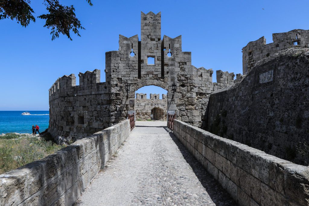 Σιγή ιχθύος για τη μεσαιωνική πόλη της Ρόδου