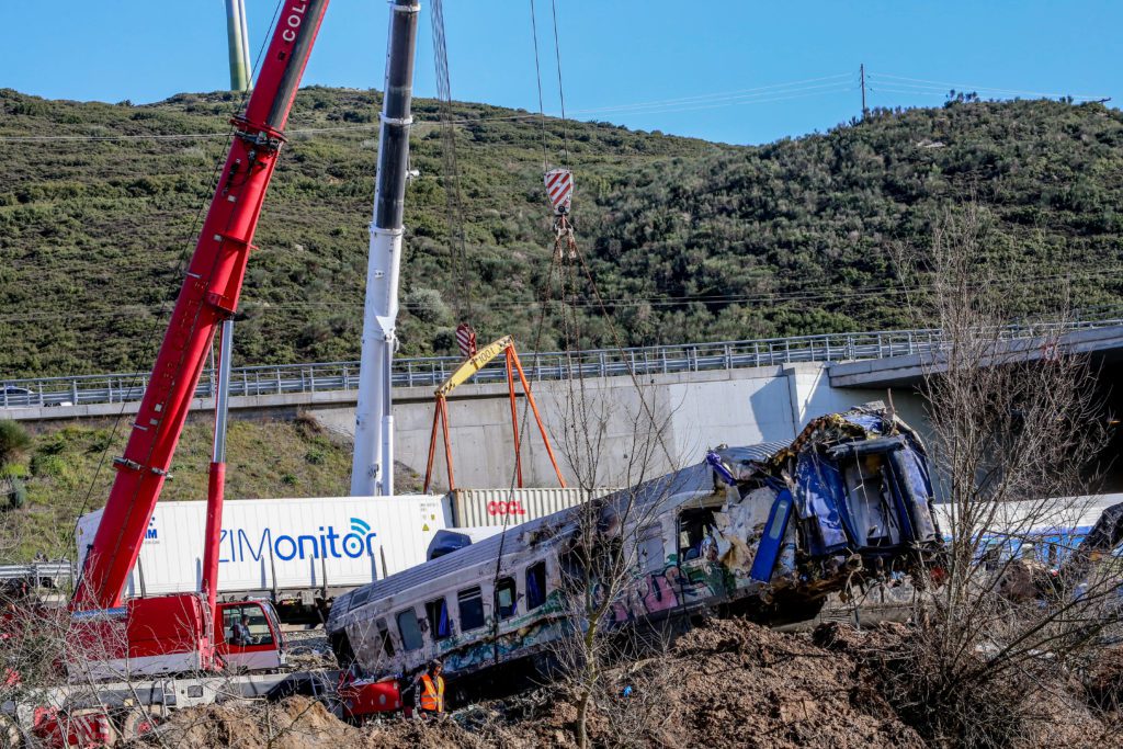 Αποκαλυπτική έρευνα – Τι πιστεύουν οι νέοι μετά το μοιραίο δυστύχημα στα Τέμπη