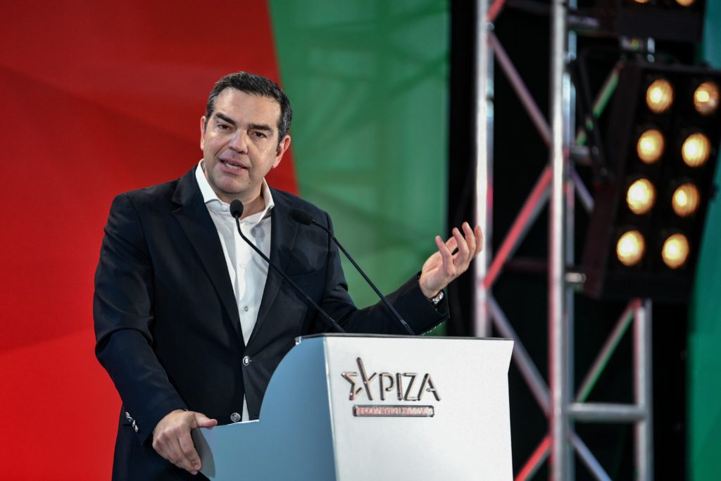 Τσίπρας για Μητσοτάκη: Γιατί ενώ δεν υπήρχε εθνικός λόγος για τις παρακολουθήσεις επικαλέστηκε εθνικό απόρρητο; (Video)