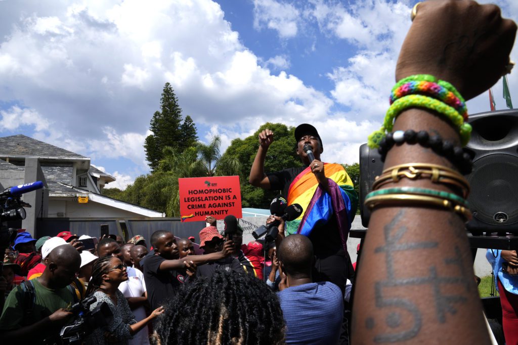 Ουγκάντα: Η Βουλή ενέκρινε τον σκληρό νόμο κατά της ΛΟΑΤΚΙ+ κοινότητας