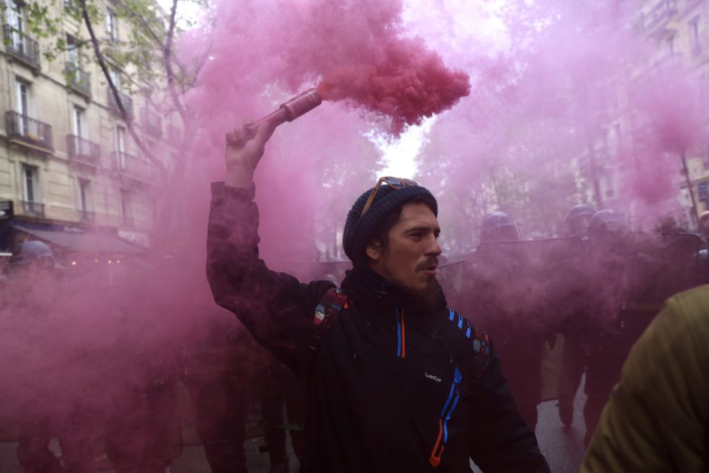 Γαλλία: Και έκτος νεκρός στις συγκρούσεις στη Νέα Καληδονία