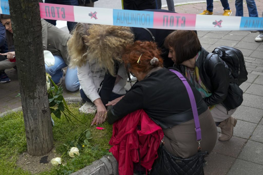 Σερβία: 10 οι νεκροί από το μακελειό στο σχολείο στο Βελιγράδι – Υπέκυψε μαθήτρια που νοσηλευόταν