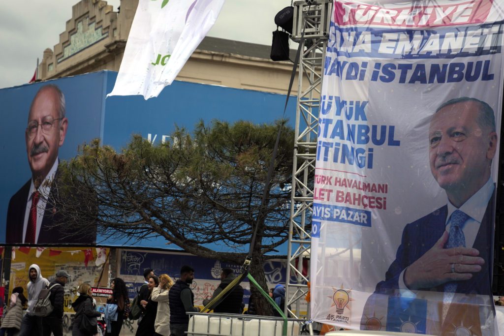 Τουρκικές εκλογές: Κρεσέντο προπαγάνδας από Ερντογάν στην τελική ευθεία προς τις κάλπες