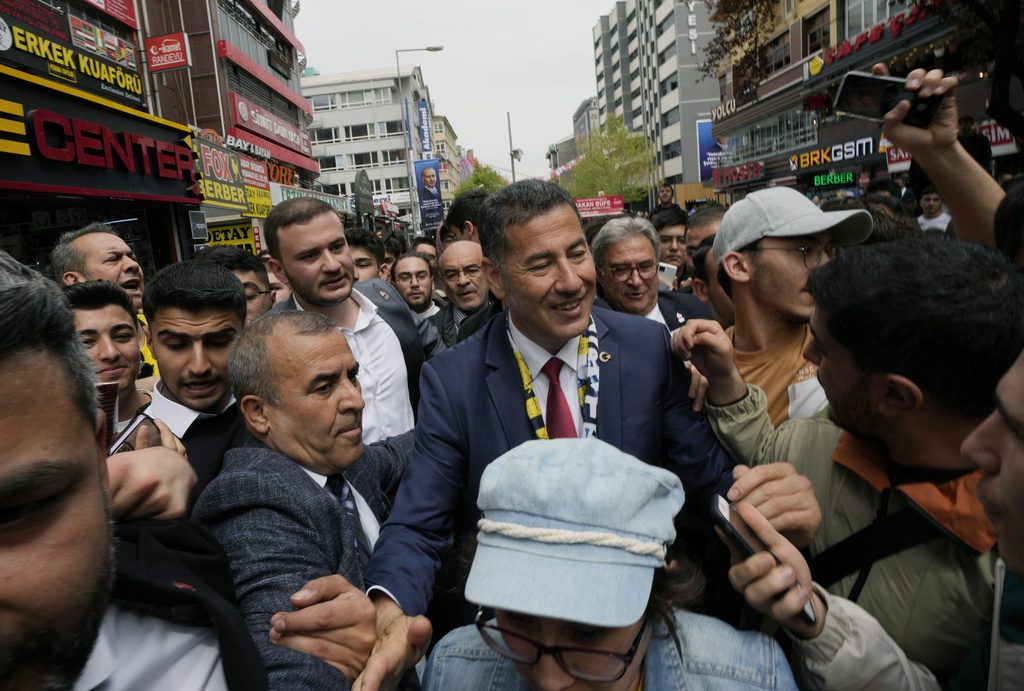 Der Spiegel – Εκλογές Τουρκία: Οι όροι του Σινάν Ογάν για κυβερνητική συνεργασία 