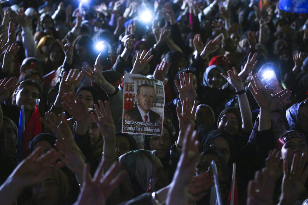 Διεθνής Τύπος: «Μπορεί να χάσει ο Ερντογάν στον β’ γύρο;» – Το κόμμα της Μελόνι σαρώνει στις ιταλικές δημοτικές εκλογές