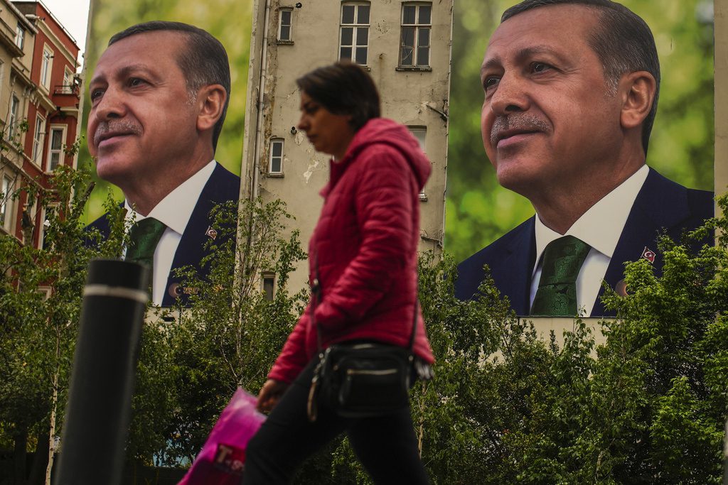 Εκλογές στην Τουρκία: Πώς ο Ερντογάν ανέτρεψε τα προγνωστικά – Τριγμοί στην αντιπολίτευση