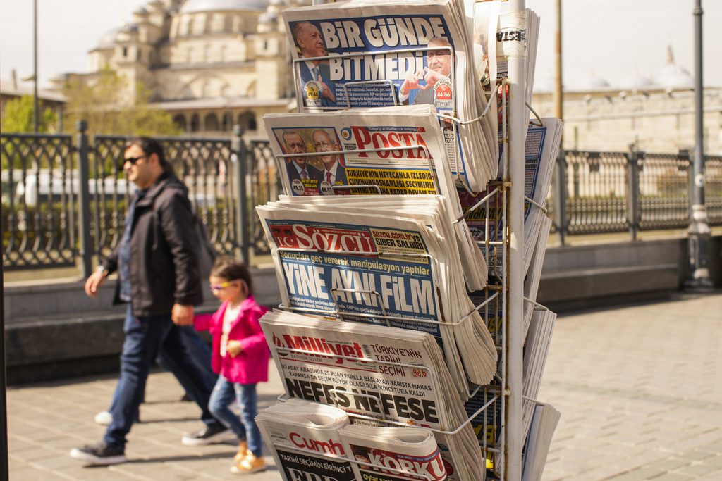 Τουρκία: Υποσχέσεις Κιλιτσντάρογλου για συνέχιση αγώνα – Εν μέσω προειδοποιήσεων για μεροληψία ΜΜΕ