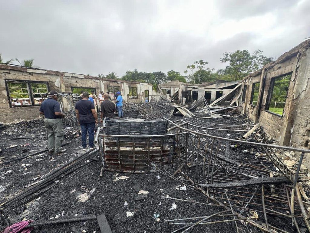 Γουιάνα: 19 κορίτσια νεκρά από πυρκαγιά σε κοιτώνα σχολείου – Οι αρχές κάνουν λόγο για εμπρησμό (Photos – Video)