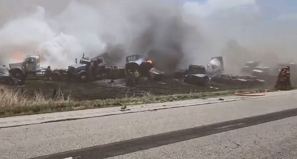 ΗΠΑ: Τουλάχιστον 6 νεκροί σε καραμπόλα δεκάδων οχημάτων λόγω θύελλας σκόνης στο Ιλινόις (Video)