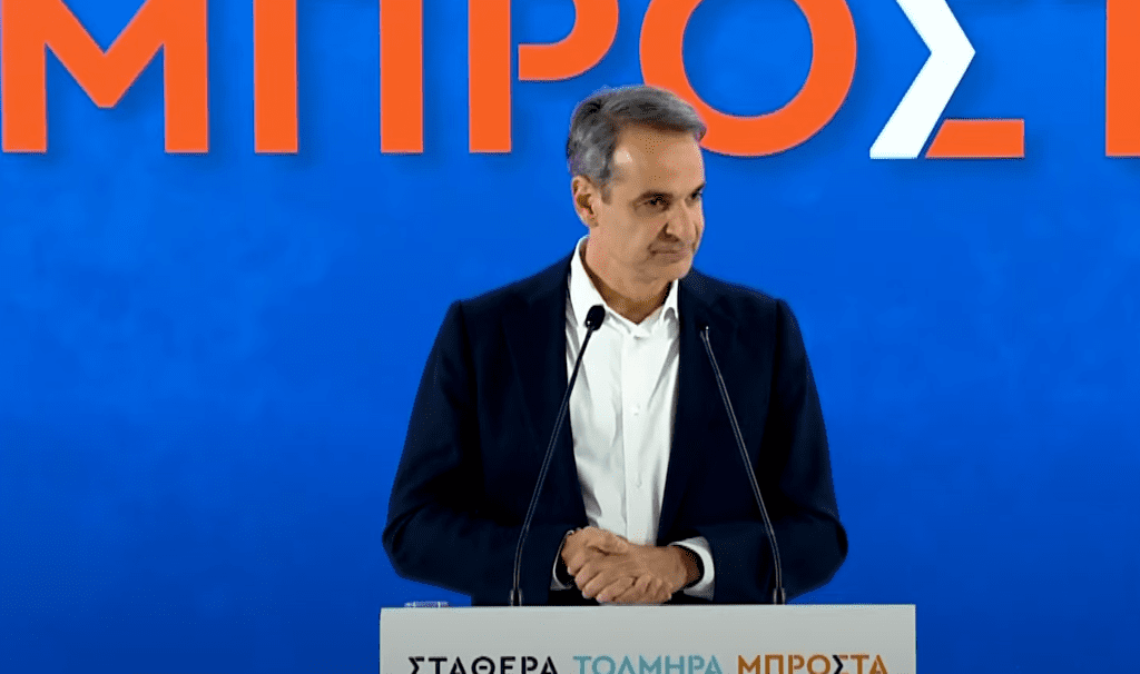 Λάσπη στον ΣΥΡΙΖΑ μέσω… Σαββόπουλου εκτόξευσε ο Μητσοτάκης από την Καστοριά