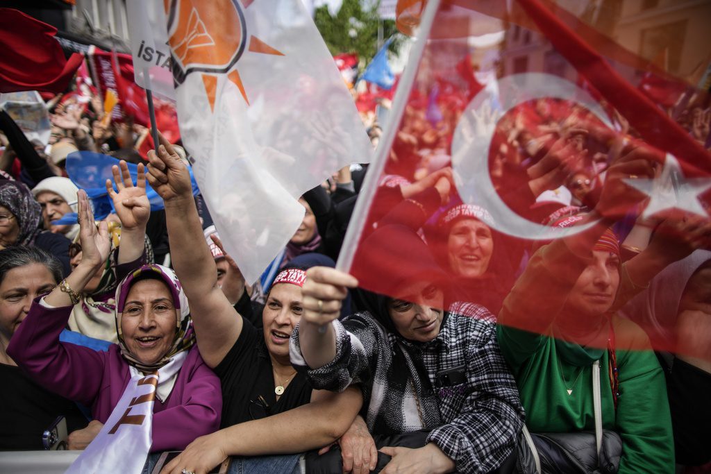 Εκλογές στην Τουρκία: Ο Ερντογάν προηγείται με άνετη διαφορά, σύμφωνα με δημοσκόπηση