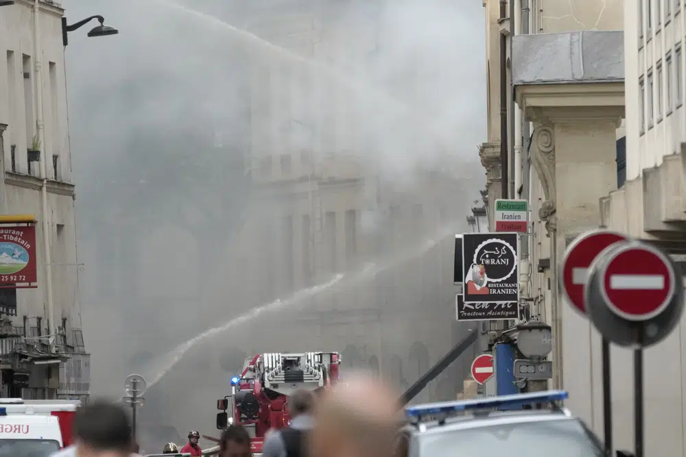 Ισχυρή έκρηξη στο Παρίσι – Τουλάχιστον 24 τραυματίες και 2 αγνοούμενοι (Videos)
