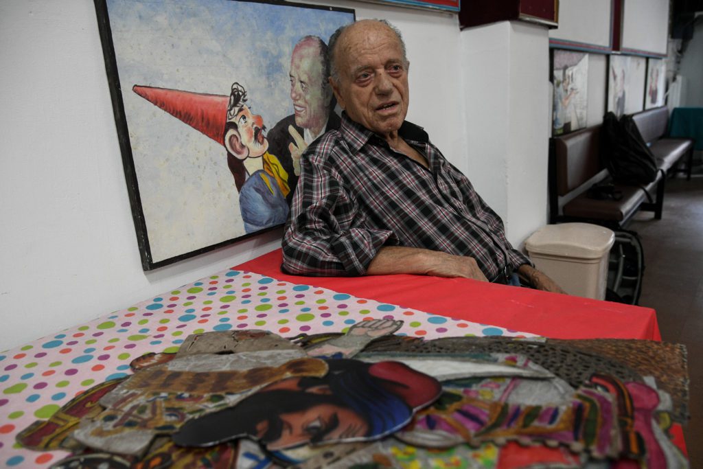 Πέθανε ο γνωστός καραγκιοζοπαίχτης Θανάσης Σπυρόπουλος σε ηλικία 92 ετών